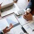 Creditul potrivit nu este neapărat cel mai mare: cum îți estimezi corect capacitatea de plată