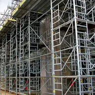 Descopera noile servicii de vanzari schele metalice la cele mai mici preturi asigurate de compania Luc Invest