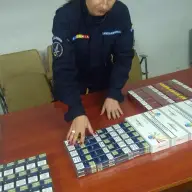 Țigări de contrabandă și materiale pirotehnice confiscate de jandarmi