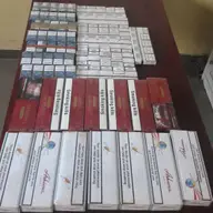 28 de cartușe de țigări netimbrate, ridicate în vederea confiscării în această dimineață de Jandarmii Arădeni