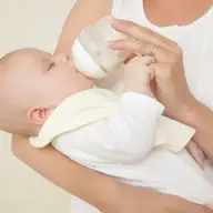 Ce avantaje aduce hranirea cu lapte praf a bebelusilor?