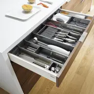 Balamale pentru usile de mobilier