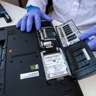 Laptopul nu este in garantie ? Afla unde il poti repara in siguranta