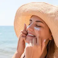 Cum ai grijă de tenul tău în sezonul cald? Sfaturi simple pentru un ten perfect
