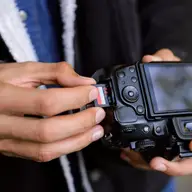 5 motive sa folosesti un card de memorie pentru aparatul foto și recomandări pentru o alegere inspirată