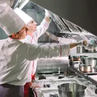 Standarde de igienă în bucătăria unui restaurant: ce trebuie să știi