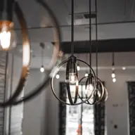 Lumina caldă sau rece: care este diferența dintre ele