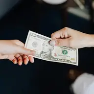 Ghid complet pentru a alege un împrumut online avantajos