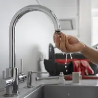 Probleme frecvente ale bateriilor pentru baie și soluții eficiente pentru remediere