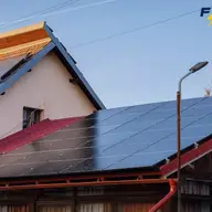 Vrei să instalezi panouri fotovoltaice? Te ajută Fast Electric Expert