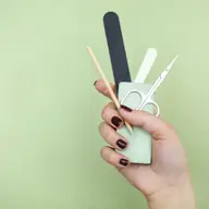 Cum se face corect sterilizarea instrumentelor de manichiură