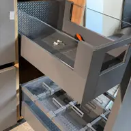 MERIVOBOX Blum, sertare testate pentru bucătării folosite zi de zi