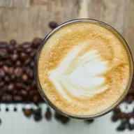 De ce prospețimea cafelei influențează gustul și aroma