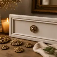 Rozetă, baghetă, capitel, consolă sau decor de colț