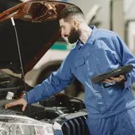 Bateria este de vină sau electromotorul? Uite cum separi simptomele!