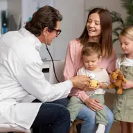 Abonamente medicale de analize vs. pachete punctuale: ce merită ales?