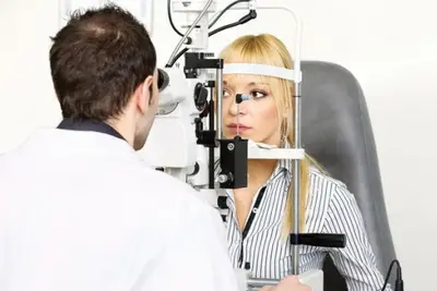 Angajam doctori oftalmologi din Arad