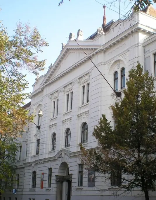Biblioteca Publica Aradeana, la Centenar