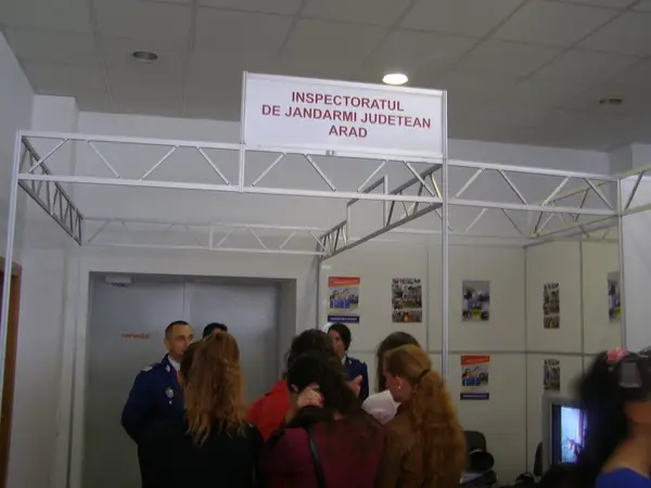 Jandarmii aradeni prezenti la Targul International EDU2JOB