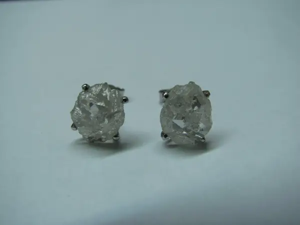 Totul despre diamantele neslefuite