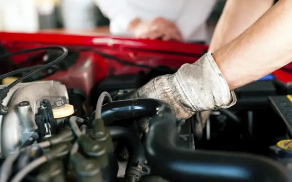 Cum să previi anumite reparaţii auto costisitoare