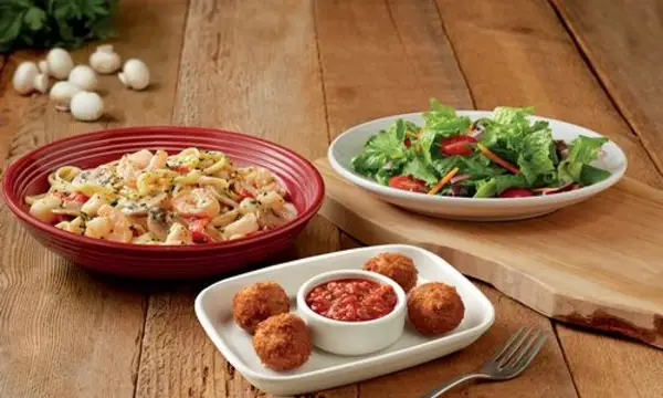Restaurantul Mezzaluna va asteapta cu mancaruri italiene