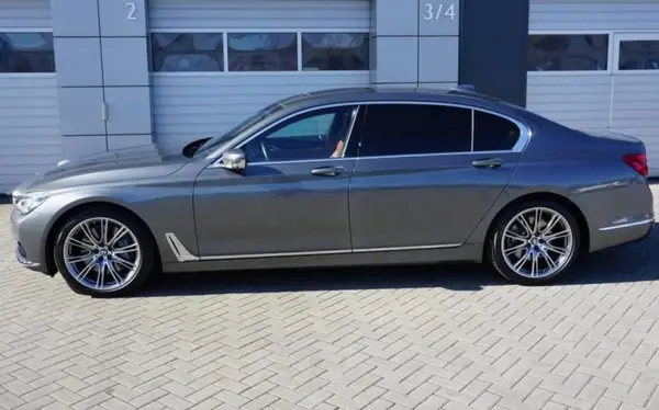 LexCars.ro - De ce sa colaborezi cu un specialist in vanzari masini?