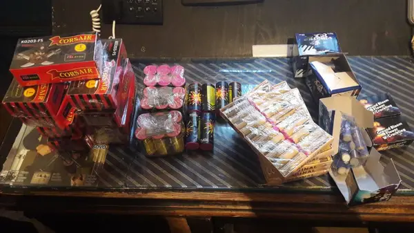 Peste 2500 petarde confiscate de jandarmi