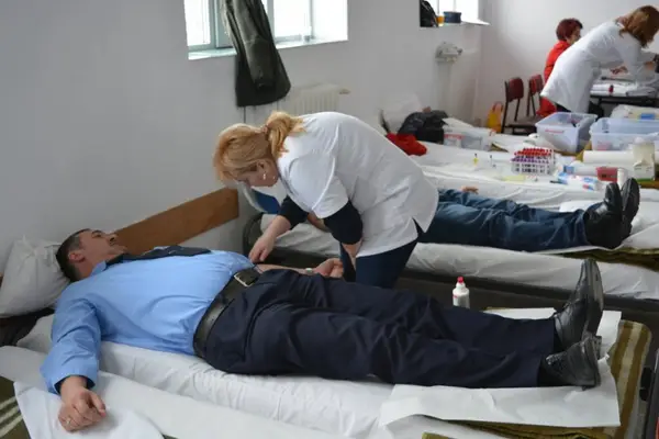 Peste 22.000 ml. de sânge ,, bleu – jandarm”, au părăsit legal sediul Jandarmeriei Arad