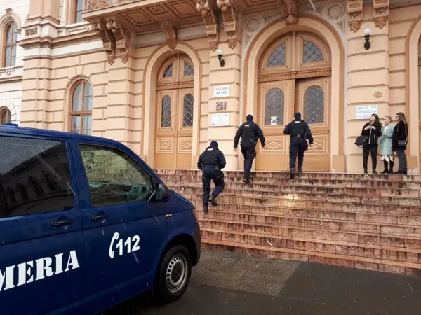 Jandarmii arădeni, vor acționa pentru desfășurarea în condiții de siguranță a Simulării pentru Evaluarea Naţională 2018, pentru clasele a VIII-a