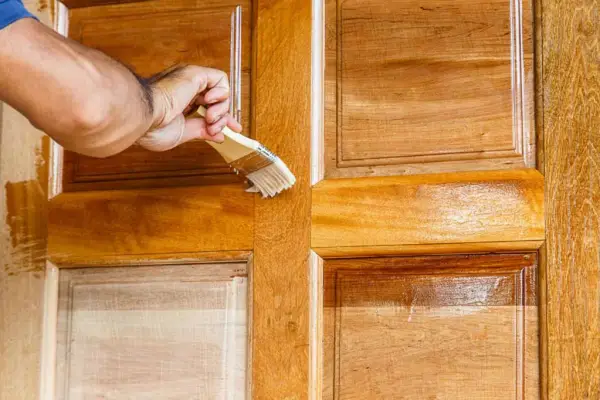 Descoperiti cele mai rezistente lacuri pentru exterior