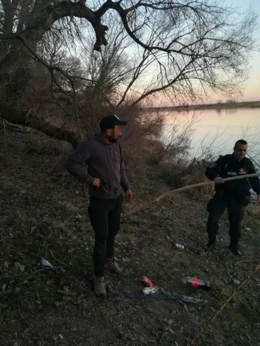 Ustensile de pescuit ilegale confiscate de jandarmii arădeni