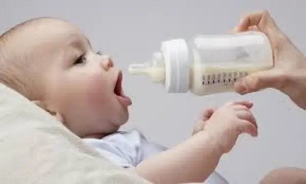 Ai un bebelus pe care nu il poti alapta? Afla aici cum alegi formula de lapte praf