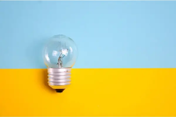 Ce dispozitive să ții la îndemână pentru o vară (aproape) fără factură de curent