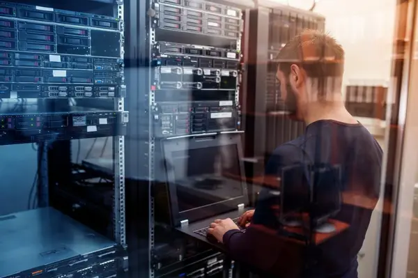 Ce inseamna colocare server si cand trebuie sa investesti intr-o astfel de solutie?