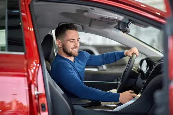 Cum speli eficient covorașele auto?