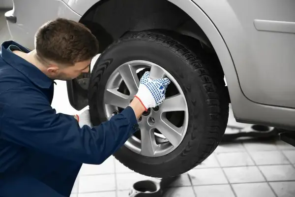 Ce trebuie să știi înainte de a îți schimba anvelopele: 3 lucruri