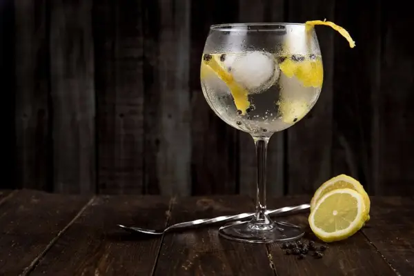 Top 6 cocktailuri celebre cu coniac
