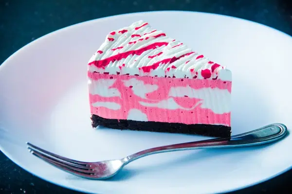 Delicii pentru incantarea simturilor: prajituri de vis la cofetaria Narcisa din Ploiesti