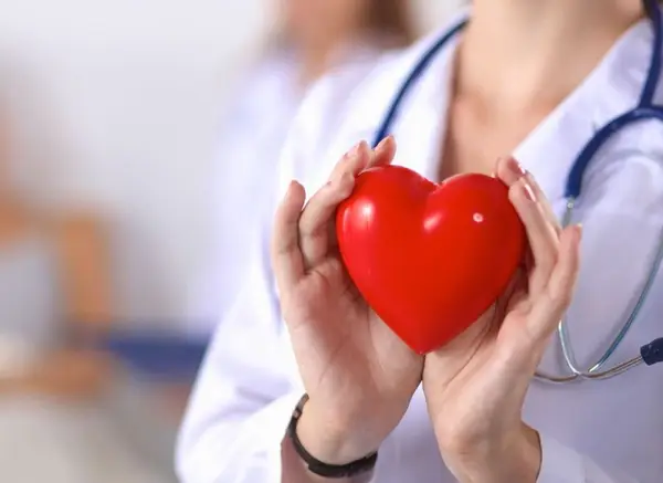 Femeile și bolile de inimă: riscuri, simptome, prevenție