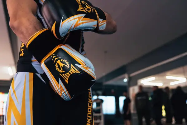 Sfaturi pentru alegerea corectă a mănușilor de box: protecție și performanță