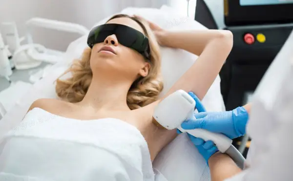Epilarea laser definitivă la Abba Salon: frumusețe permanentă și confort maxim