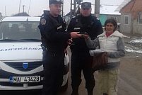 Geantă cu acte, bani si carduri cancare casită de Jandarmii din Chișineu-Criș