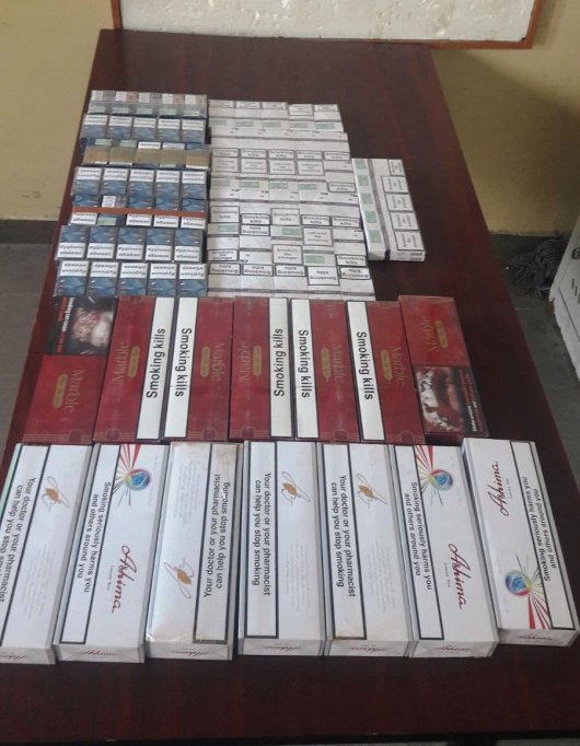 28 de cartușe de țigări netimbrate, ridicate în vederea confiscării în această dimineață de Jandarmii Arădeni